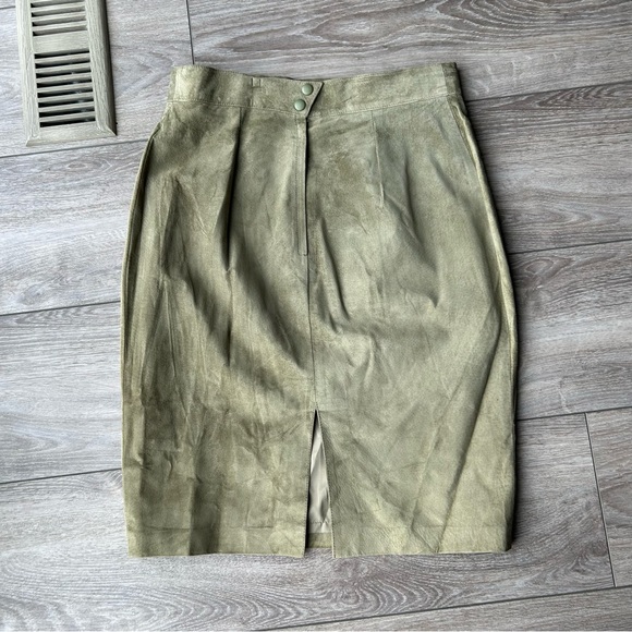 Vintage  Danier Sage Suede Leather Pleated Knee Length Skirt Made in Canada - Picture 9 of 12